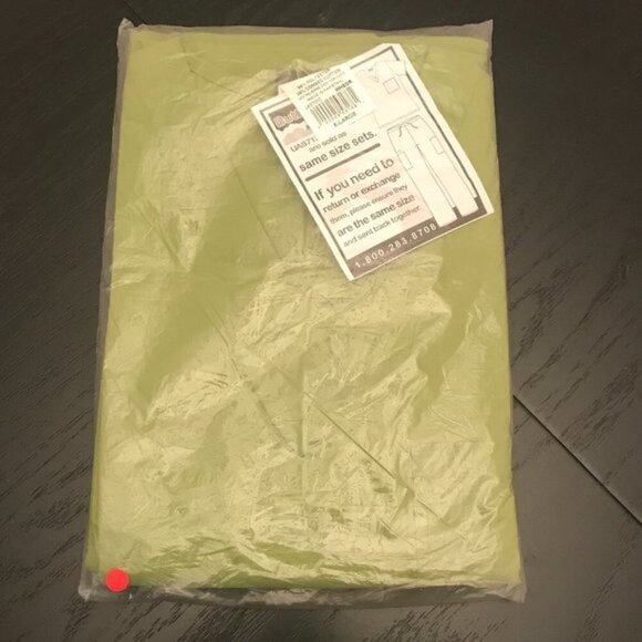 New Butter-Soft Scrubs 2-Piece Set by UA - Size X-Large - Green (WHEGR) - Picture 2 of 3